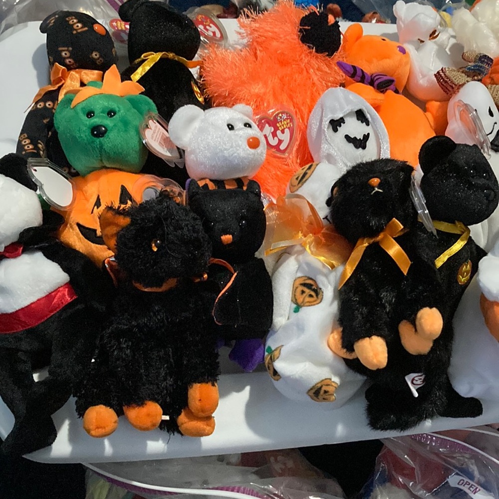 Halloween Beanie babies 21 misc.